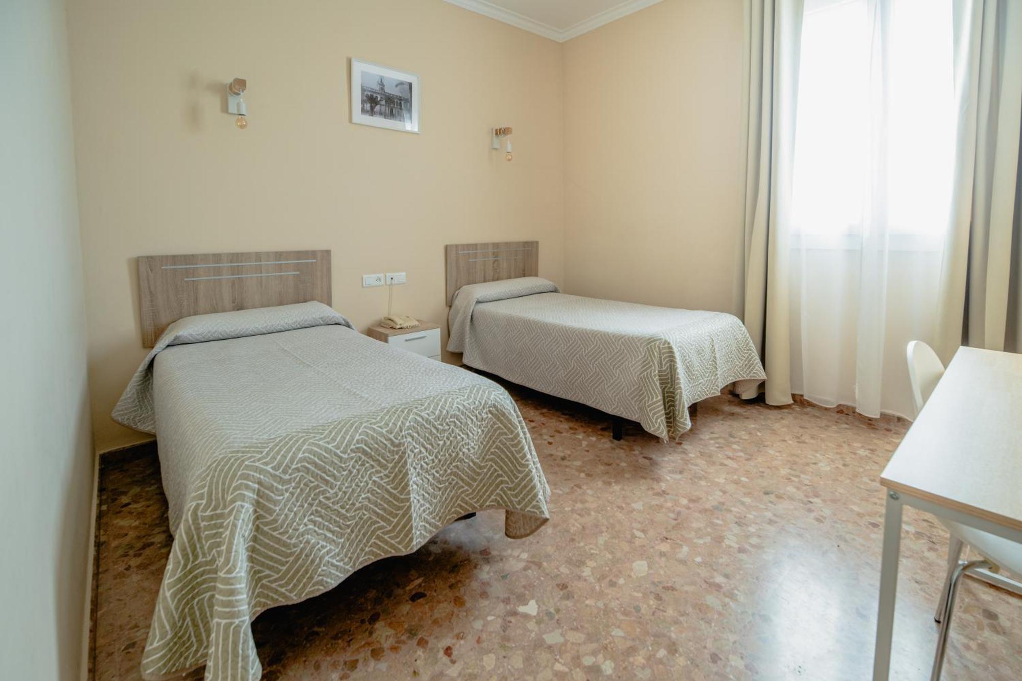 Hotel Chamizo El Arahal Esterno foto