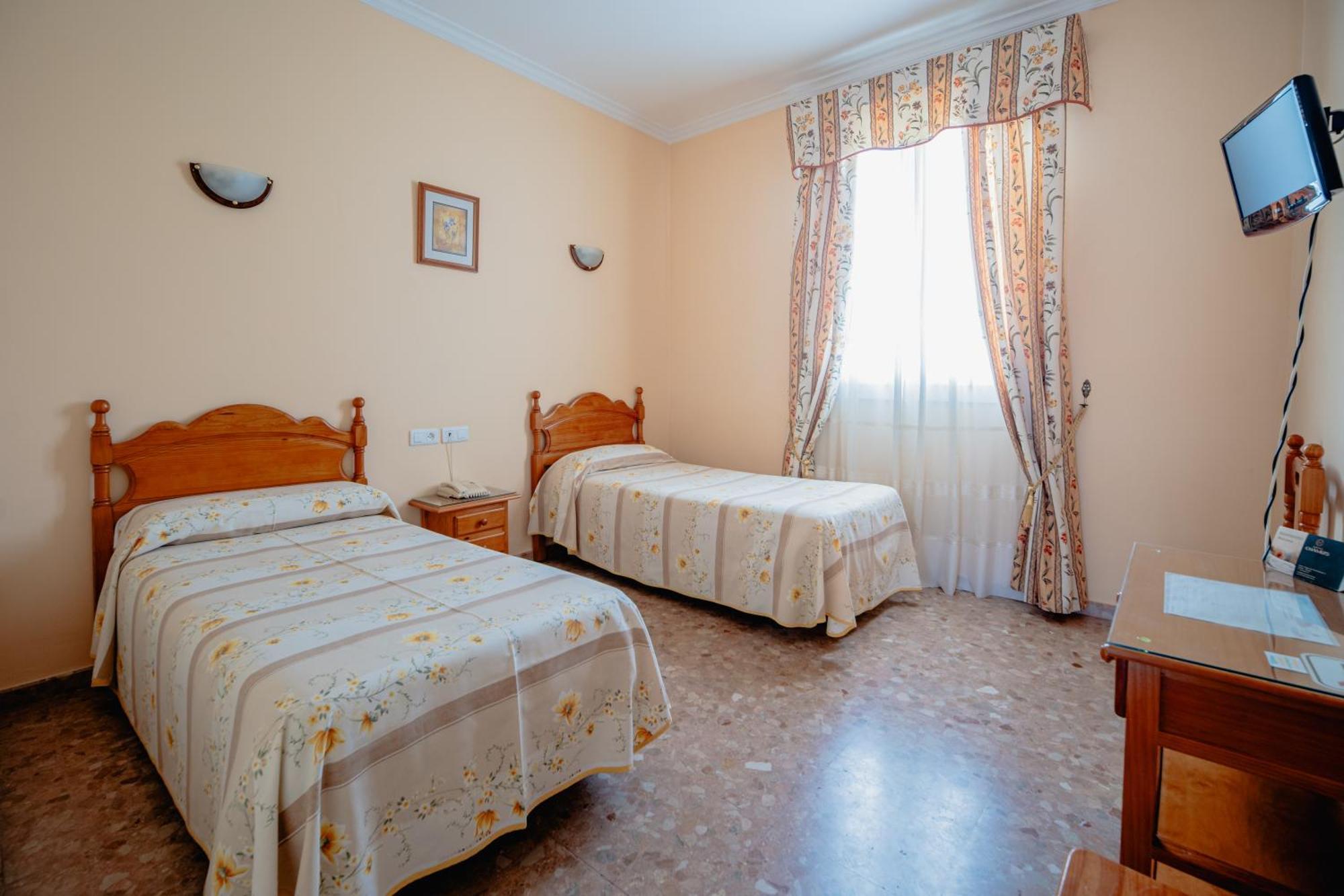 Hotel Chamizo El Arahal Esterno foto